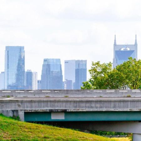 Skyline Serenity Rooftop Patio With Ping Pong Villa NashvilleNashville  Kültér fotó